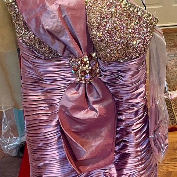 Dress - Picture 2 of 2